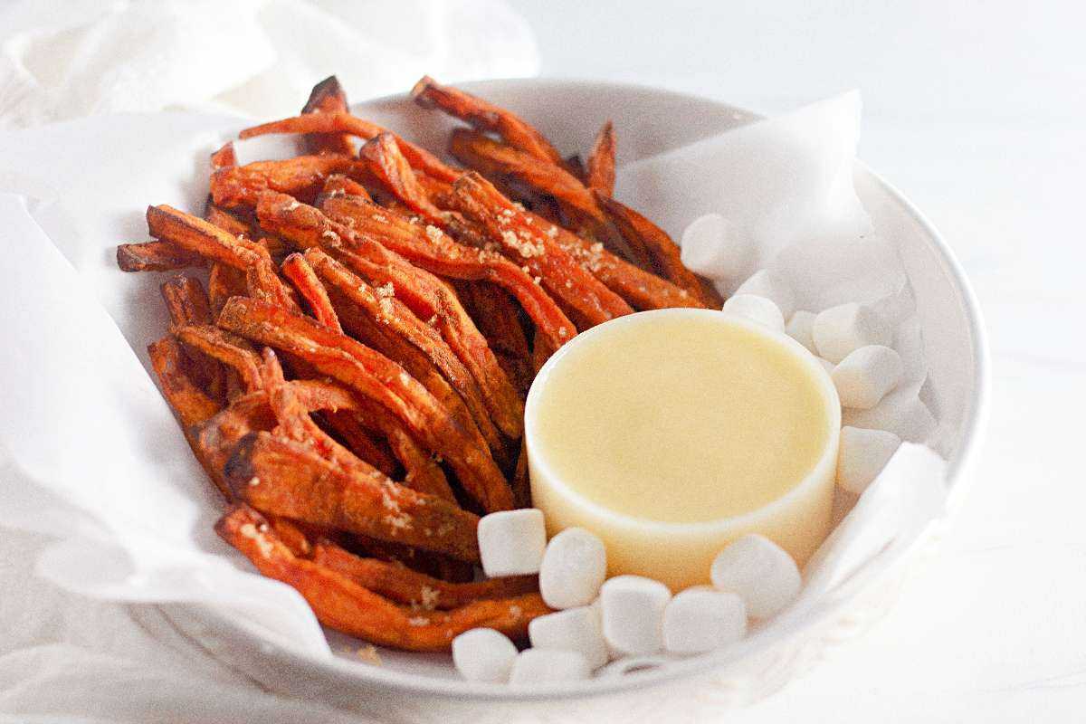 Air Fryer Sweet Potato Fries With Marshmallow Dipping Sauce. 