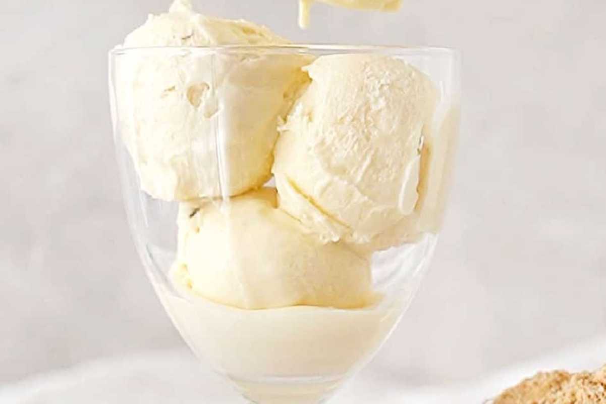 Creamy Cheesecake Ice Cream (No Churn). 