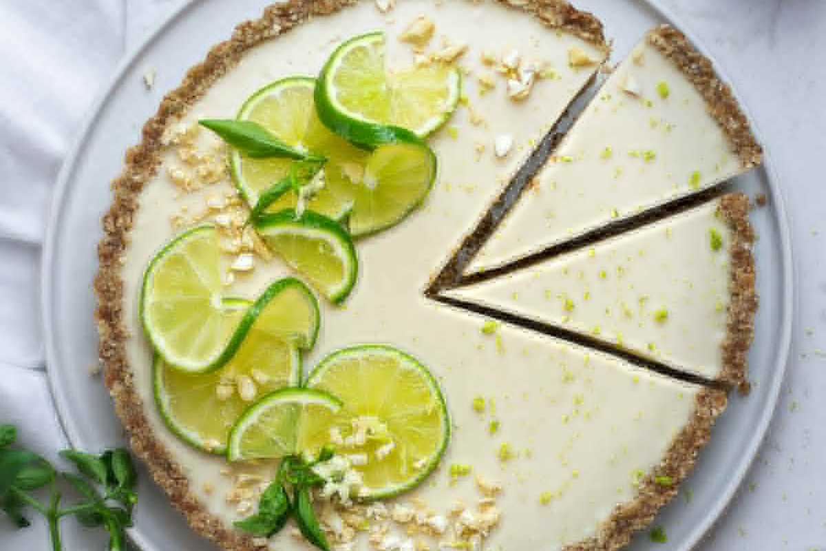 No-Bake Lime Yogurt Tart With Oatmeal Crust. 