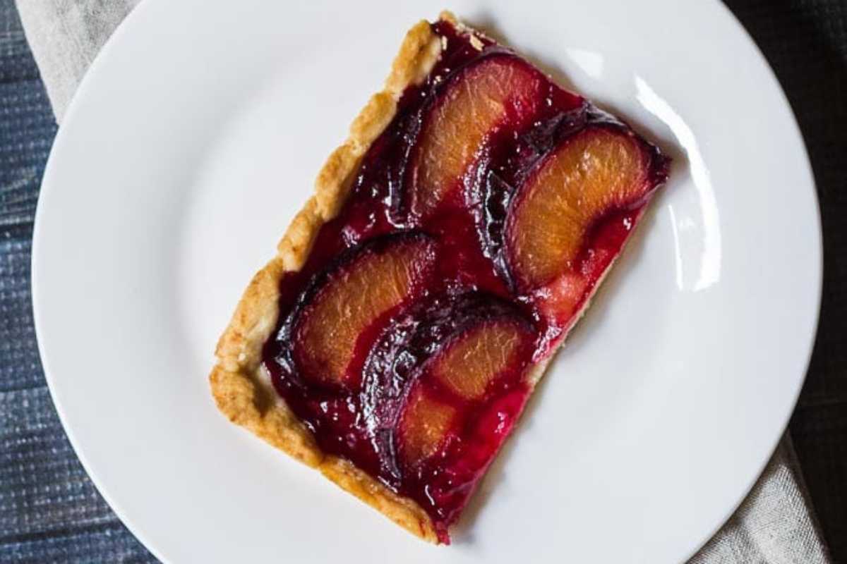 Plum Slab Pie for a Delicious Rustic Dessert that Feeds a Crowd.