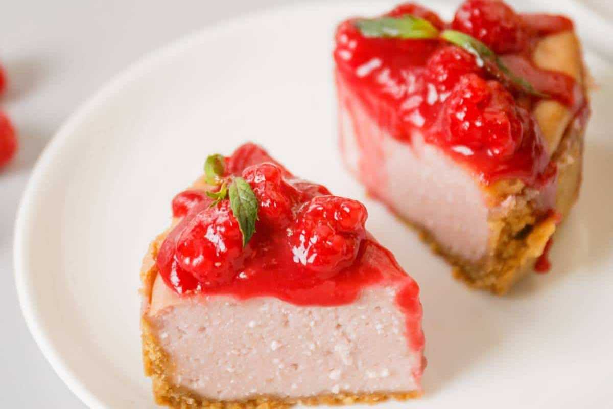 Raspberry Lemon Cheesecake Recipe With Greek Yogurt. 