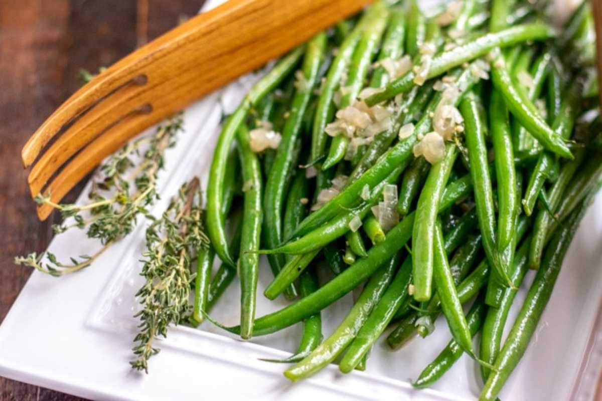 Sauteed Green Beans Recipe (An Easy Side Dish!). 
