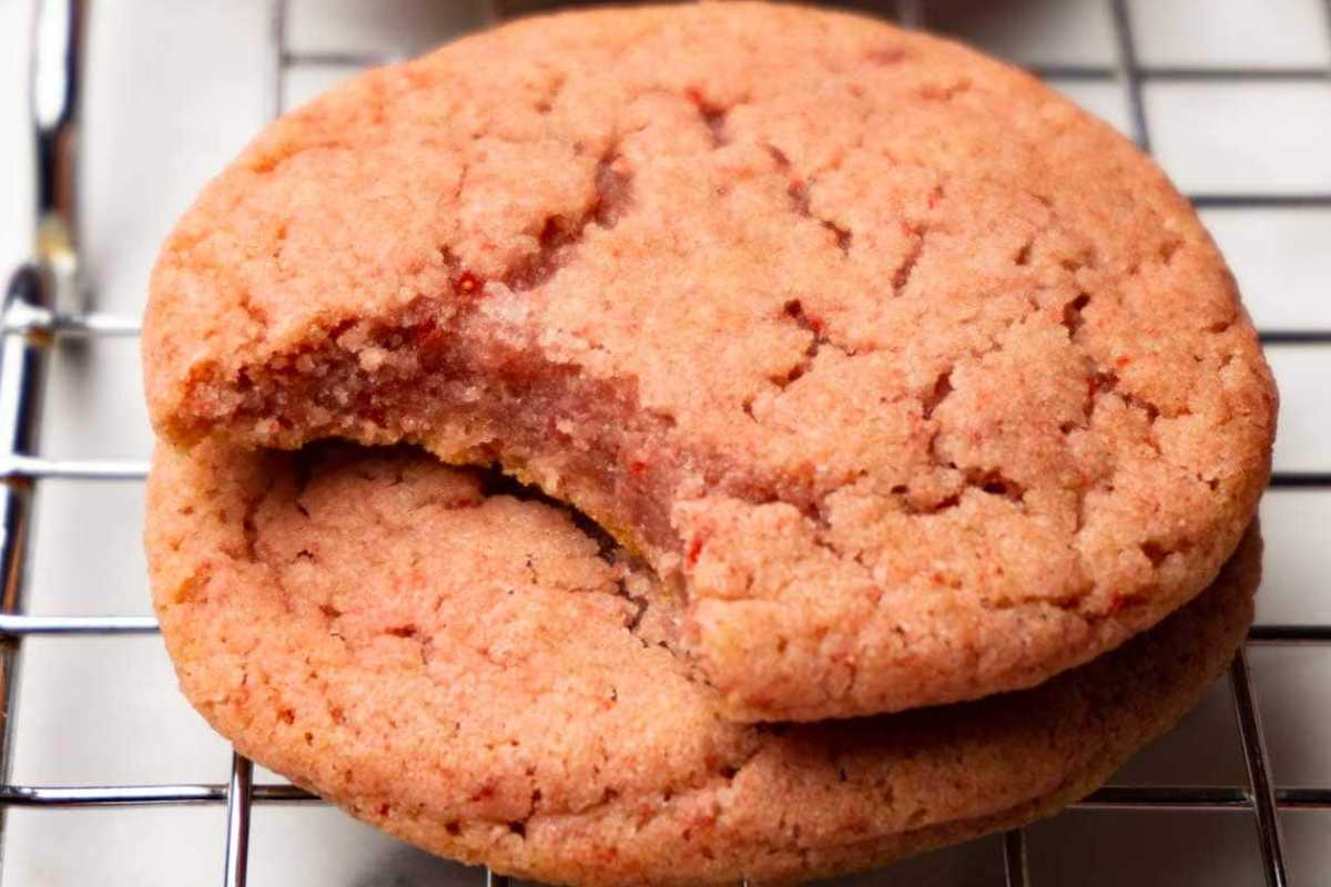 Strawberry Cookies.