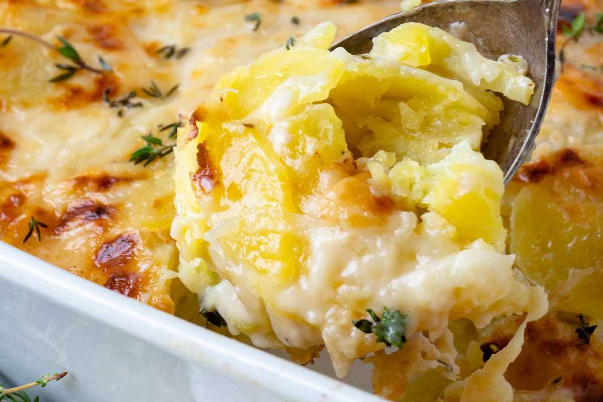 Easy Scalloped Potatoes Recipe.