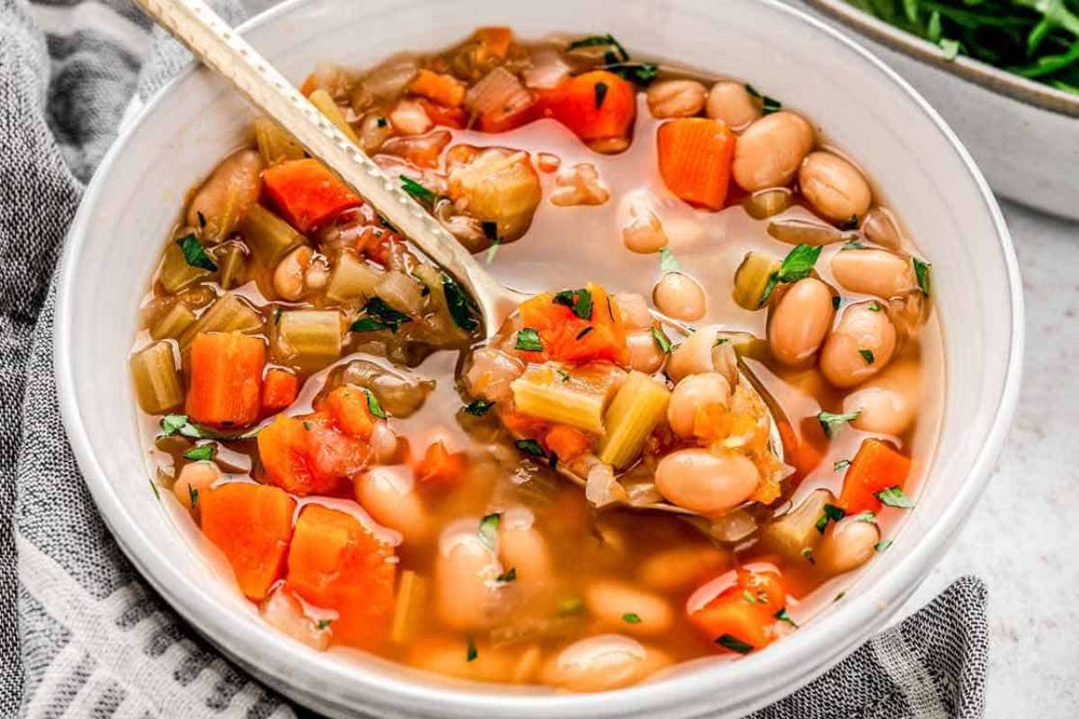 Easy Slow Cooker White Bean Soup Recipe {Vegetarian}.