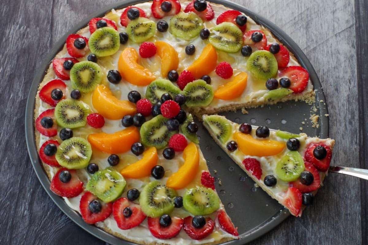 Fruit Pizza Recipe (With Glaze).