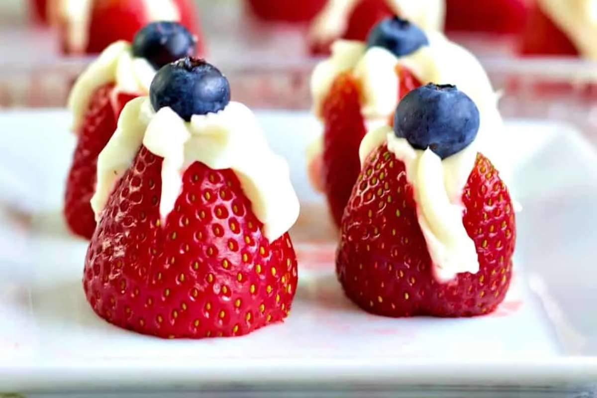 Strawberry Cheesecake bites No Bake Fruit Appetizers.