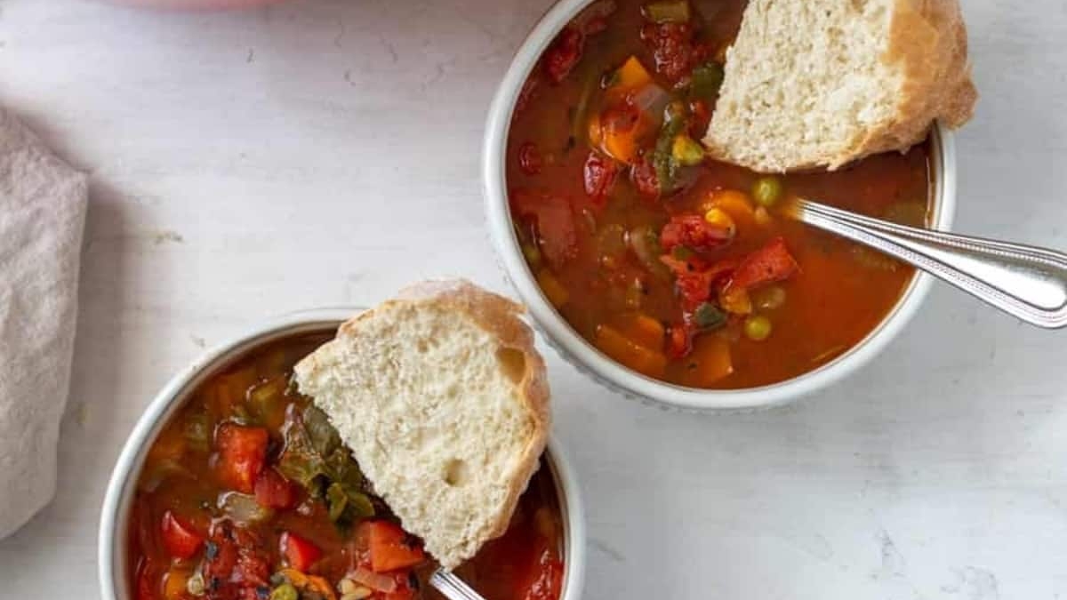 Copycat Panera Bread 10 Vegetable Soup.