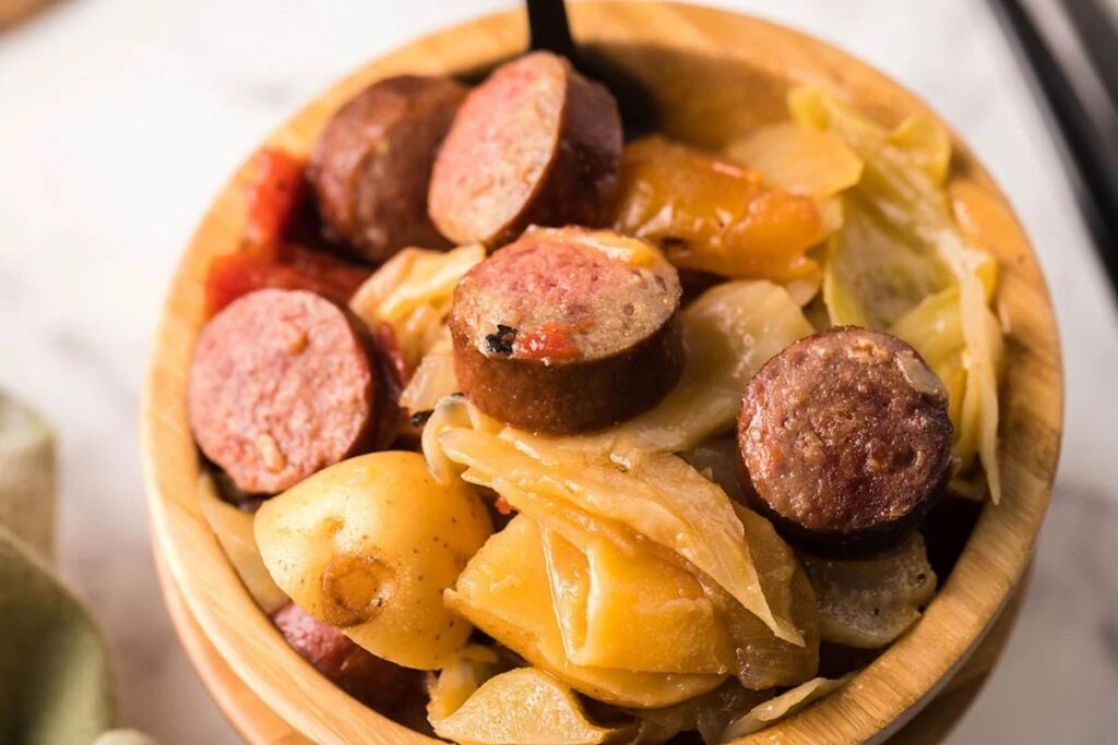 Slow Cooker Kielbasa, Cabbage and Potatoes.