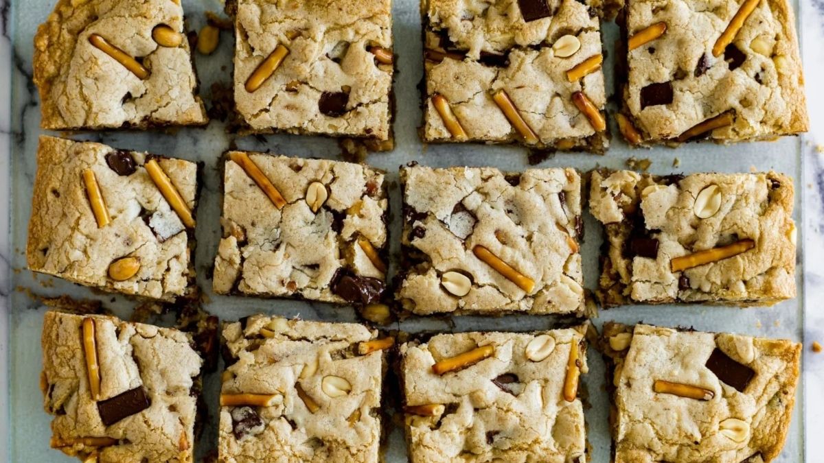 Bar Snack Blondies {The Perfect Sweet + Salty Treat}. 
