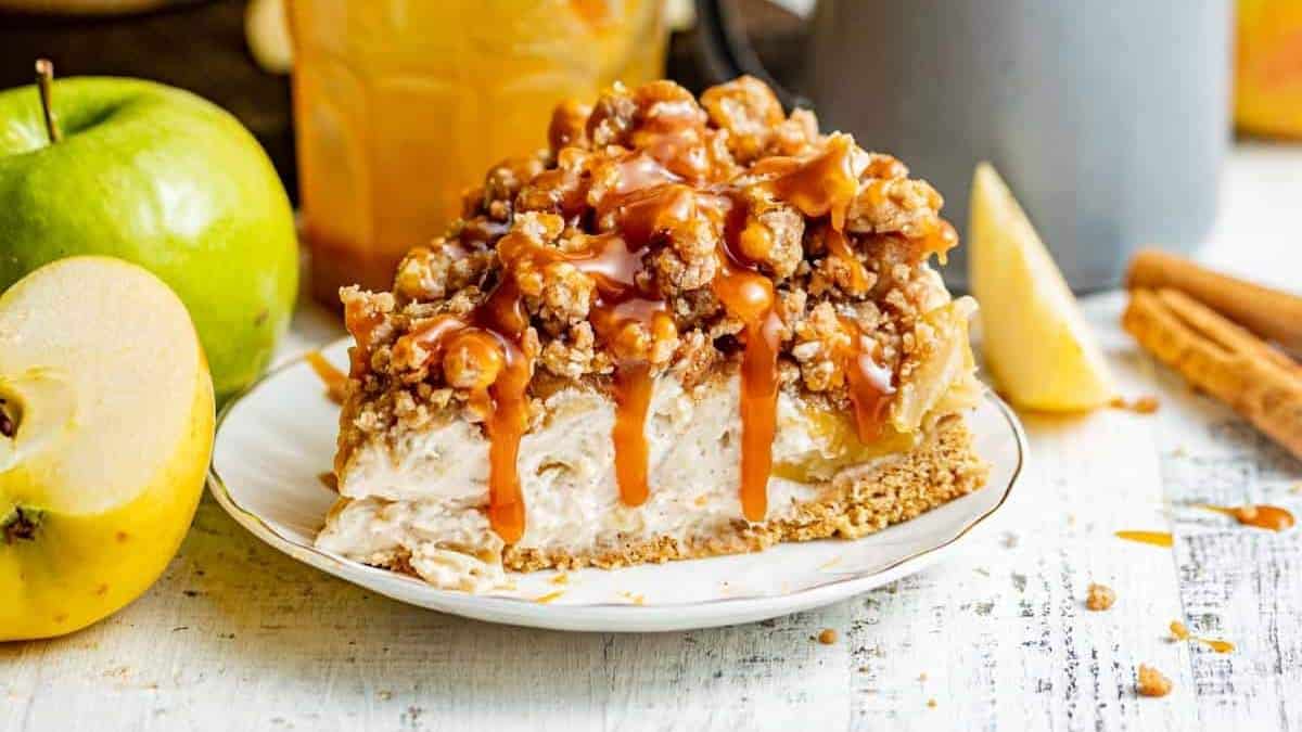 slice of apple pie cheesecake