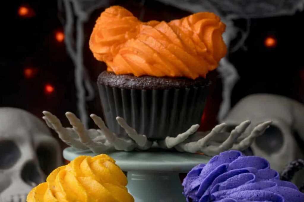 Hocus Pocus Cupcakes.