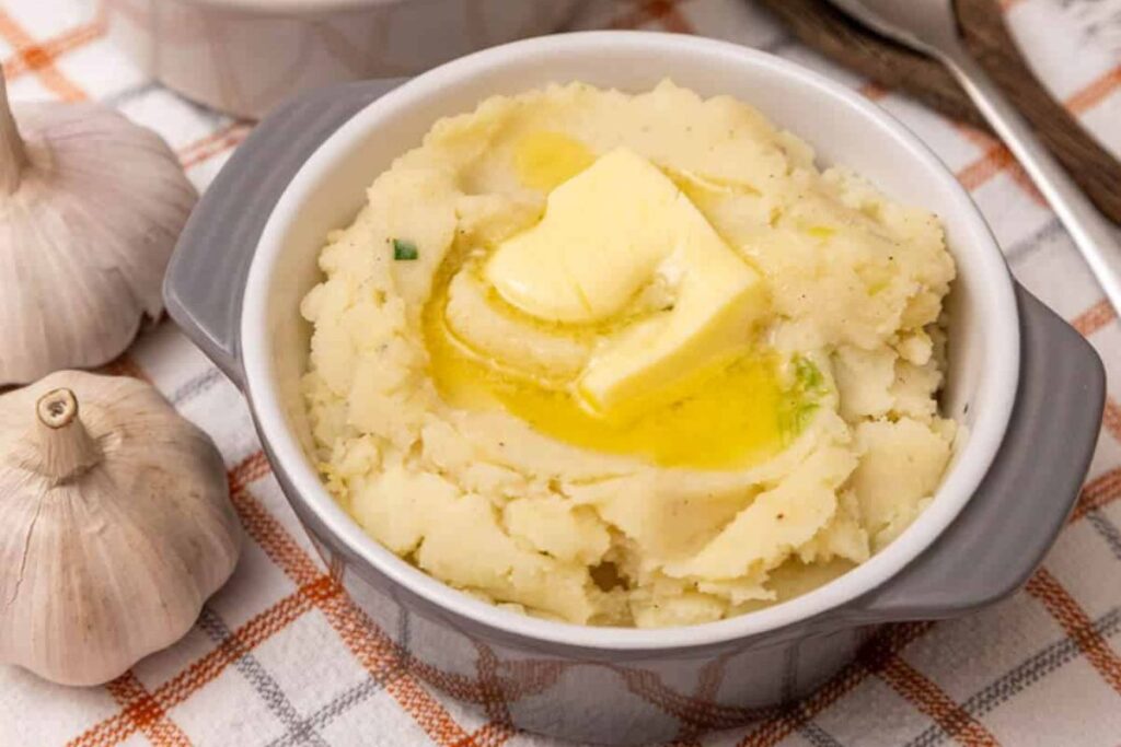 Instant Pot Garlic Mashed Potatoes.