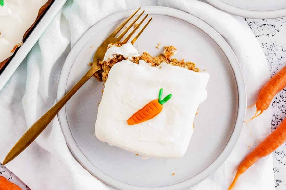 Low Sugar Carrot Cake {With Pineapple}. 