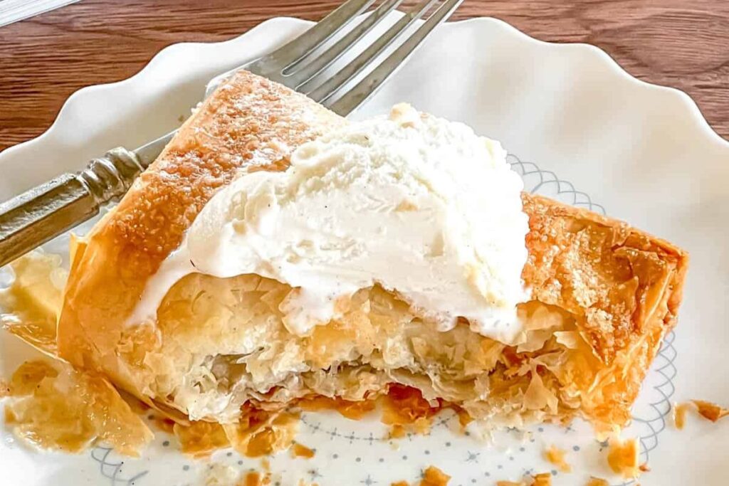 Mini Apple Strudel with Phyllo Pastry.