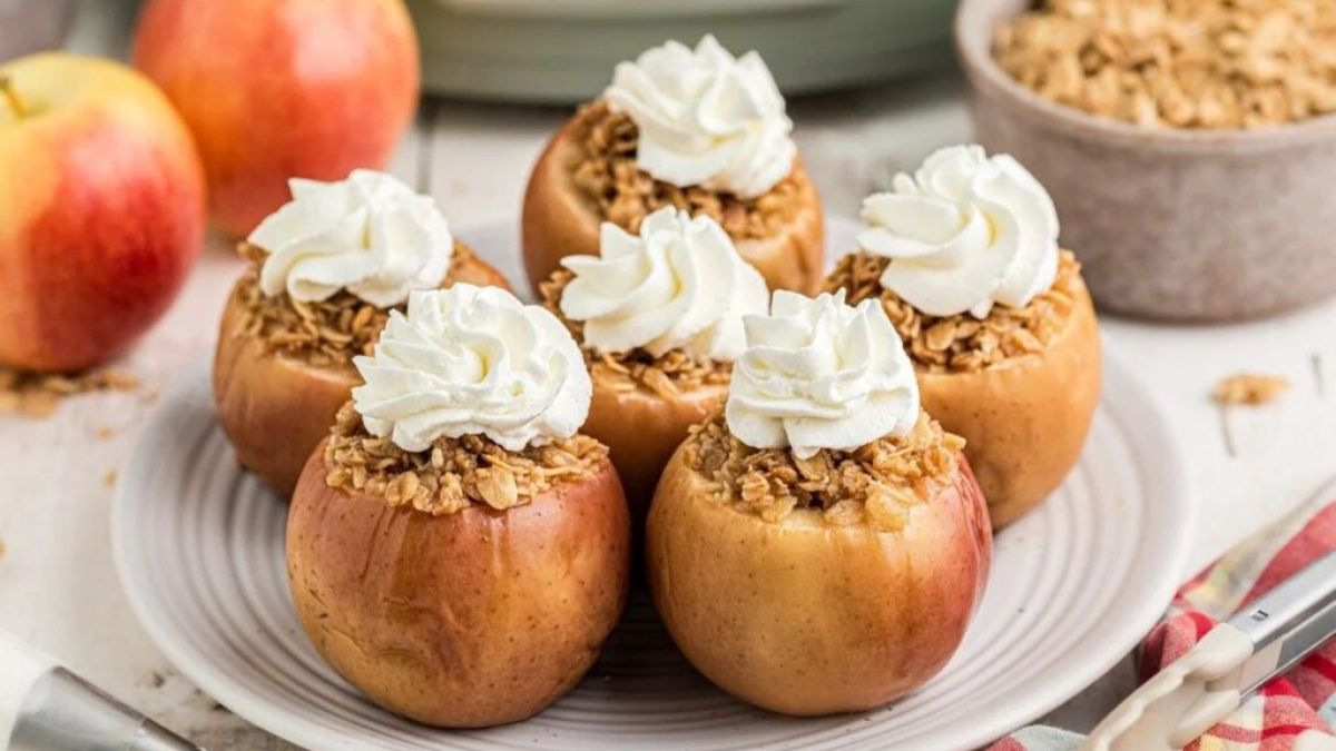Slow Cooker Baked Apples.