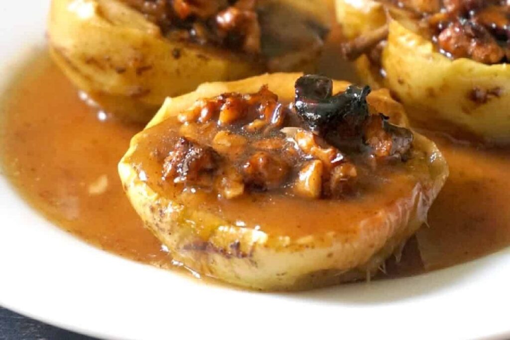 Stuffed Baked Apple Halves. 