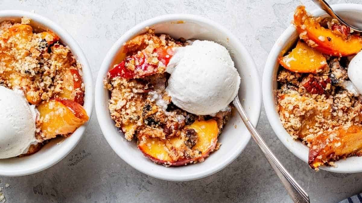 Peach and Nectarine Pecan Sandy Crumble.