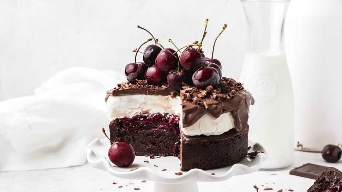 Fblack Forest Ice Cream Cake.