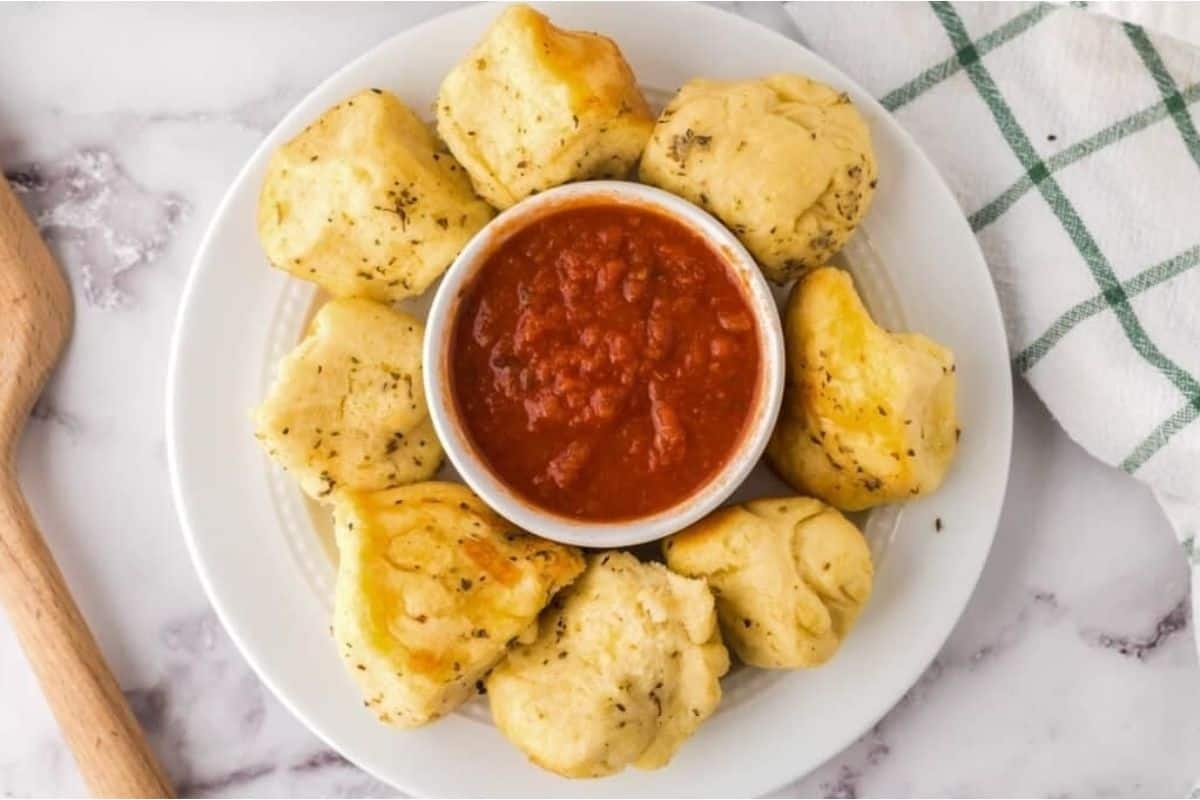 Cheesy Pull-Apart Bread.