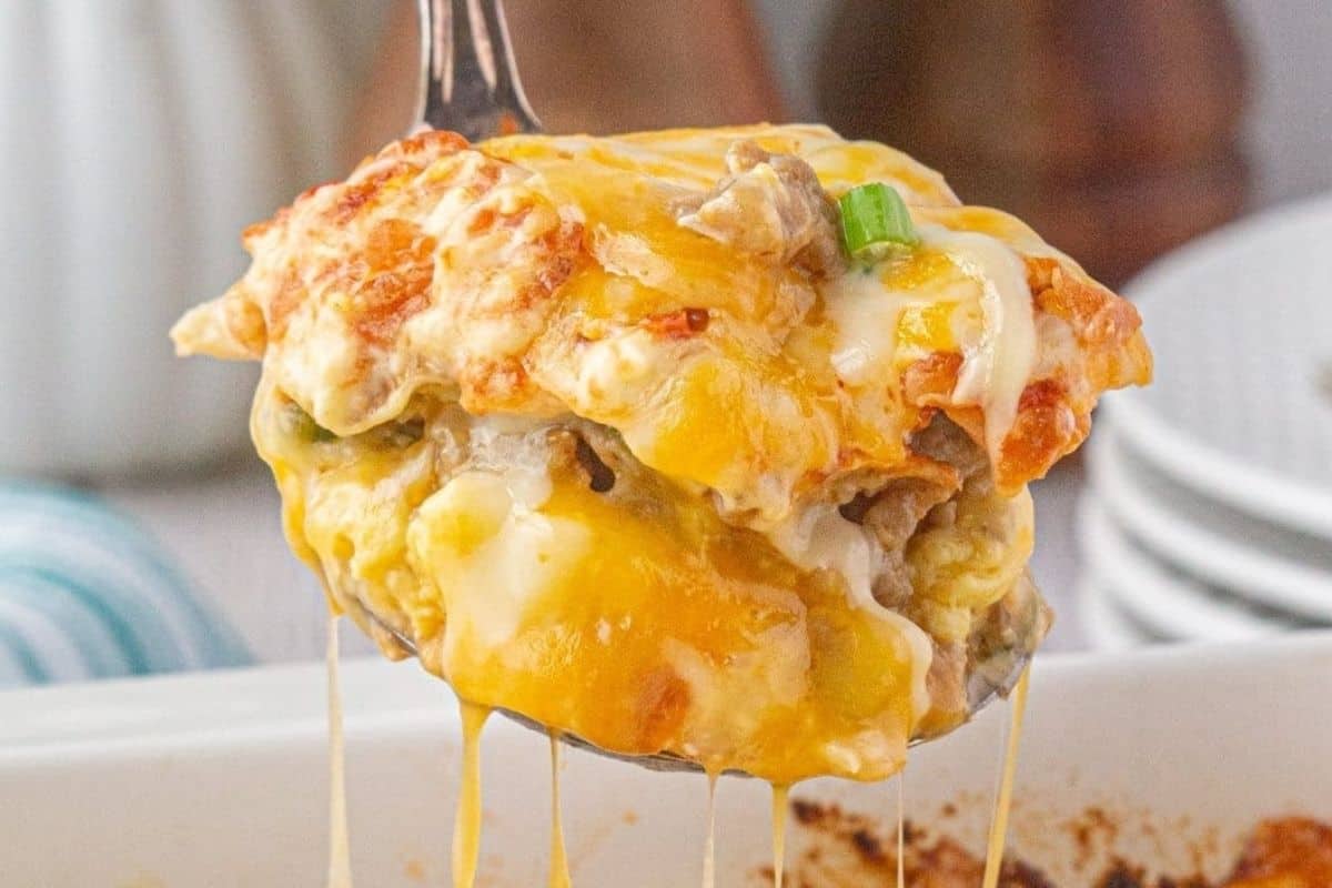 Creamy Breakfast Burrito Casserole Recipe (