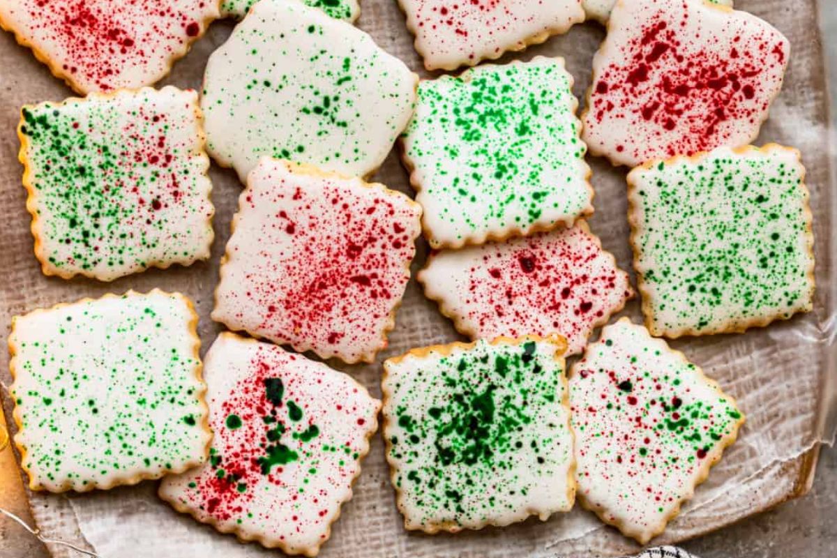 These 52 Christmas Cookies Will Make Santa Stay All Night - The Hungry ...