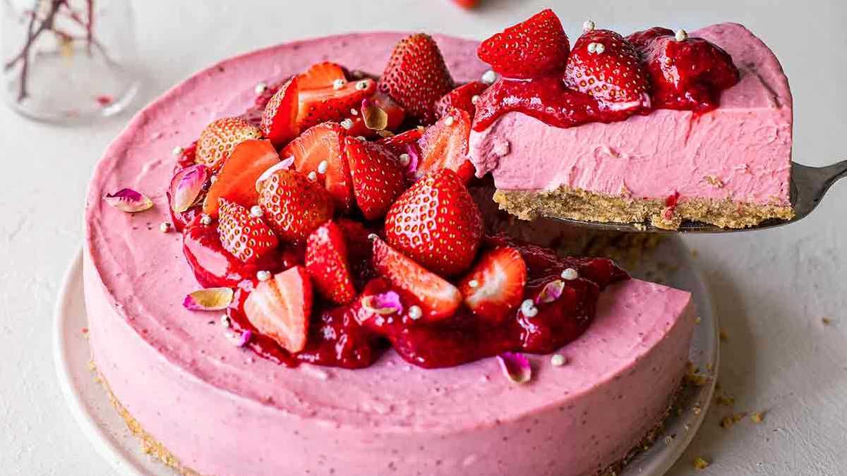 Vegan Strawberry Cheesecake. P